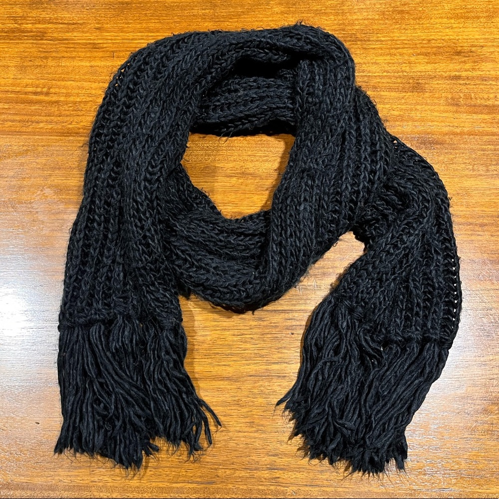Black Woven Chunky Scarf